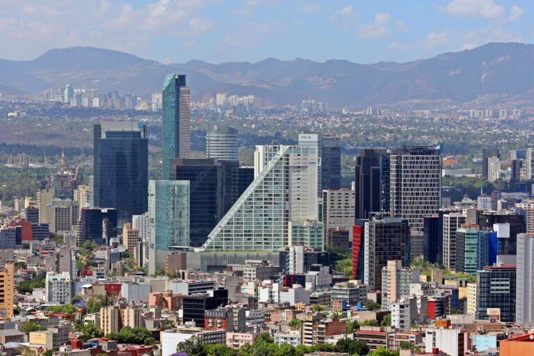 Rascacielos del corredor financiero de Paseo de la Reforma en Ciudad de Mexico